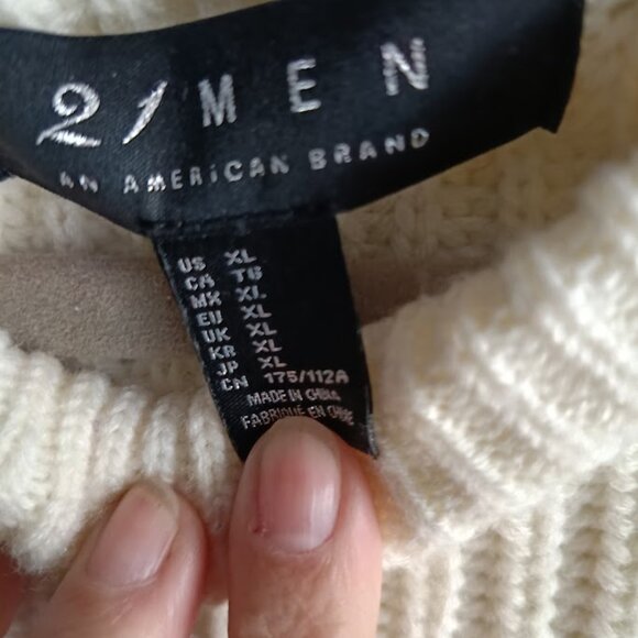 XL🔴Forever 21 Men's White and Burgundy Jumper Sweater - Picture 7 of 8